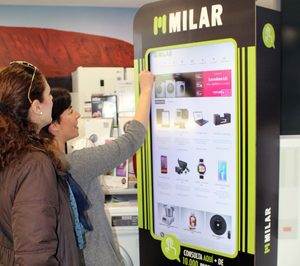 Milar Comelsa incorpora pantallas táctiles en sus tiendas