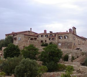 Caixabank se convierte en titular del hotel Monasterio de Rocamador, promovido en su día por la familia Bosé