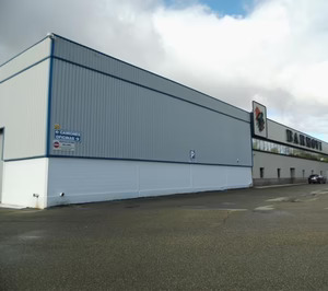 Barmovi saca a la venta su planta de puertas