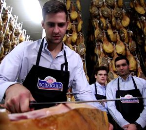 Embutidos Rodríguez vuelve al trabajo tras el incendio de su planta
