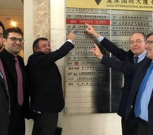 Erhardt da el salto a China