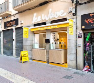 La cadena de heladerías Ice Wave arranca su expansión en franquicia con un local en Barcelona