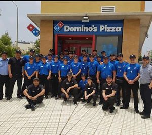 Dominos Pizza aterriza en el archipiélago canario y repite en Barcelona