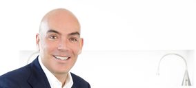 Kike Sarasola se hace con el control del 70% de Room Mate