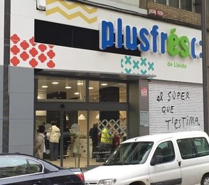 Plusfresc reforma ocho de sus tiendas leridanas
