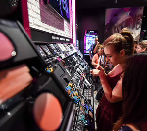 NYX abre su mayor tienda en España en Parquesur