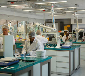 LOréal apuesta por la belleza en África, donde abre centro de investigación e innovación