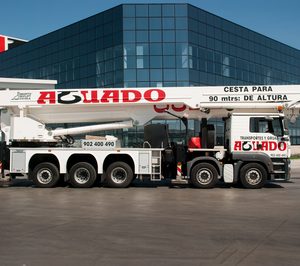 Grúas Aguado traslada delegación