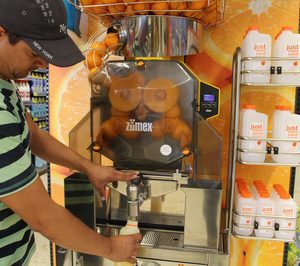 Hiperber prueba la venta de zumo de naranja natural en algunos de sus centros