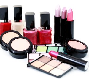 El sector del perfume y la cosmética crece en el primer semestre de 2016