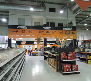 La Plataforma remodela su almacén de Alcorcón
