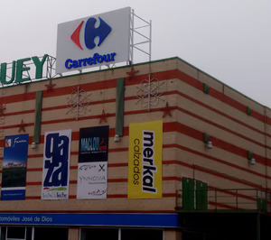 Carrefour incorpora los dos primeros híper adquiridos a Eroski