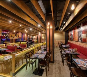 Fosters Hollywood realiza su debut en una localidad valenciana