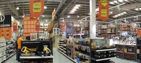 La Plataforma remodela dos de sus almacenes