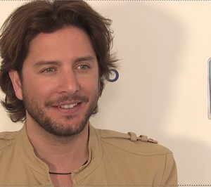 Puig presenta Libre, la primera fragancia de Manuel Carrasco