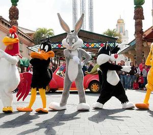 Fosters Hollywood abre en Parque Warner