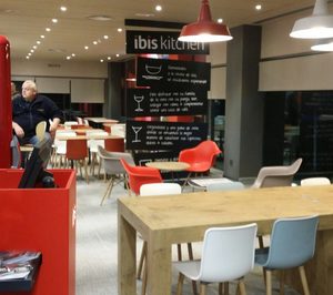 Dos Ibis bajo franquicia reestrenan instalaciones