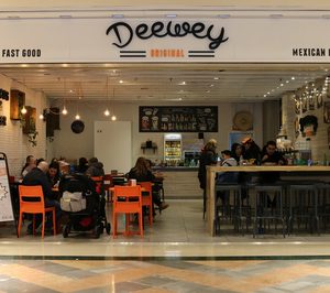 Deewey presenta sus condiciones de franquicia