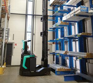 Ulma Carretillas presenta una nueva gama de su retráctil Sensía Ex