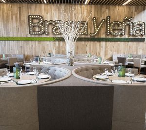 Brasa y Leña inaugura local en el C.C. H2O