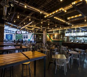 Un franquiciado malagueño inaugura el restaurante número 100 de TGB