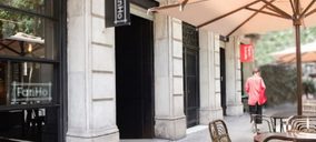 Grupo Tragaluz inaugura el local doble Tapas Tomate / Fan Ho