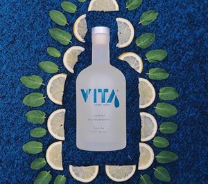 VITA amplía gama con un  vodka  para mezclar con agua
