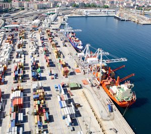 Cuatro terminales del puerto de Barcelona no secundaron ayer la huelga