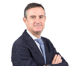 Luis Mena, reelegido en la Presidencia de AFEC