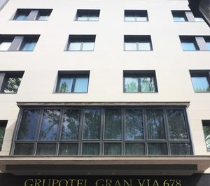 Weber rehabilita la fachada del Grupotel Gran Vía 678