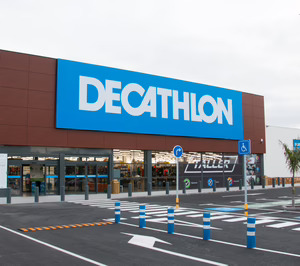 Decathlon da el salto al gran formato en el centro urbano