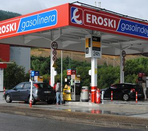 Más de 350 hipermercados y supermercados cuentan con gasolineras