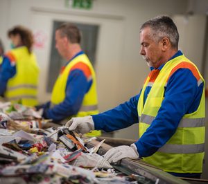 La industria del reciclaje de papel y cartón creará un millar de empleos verdes