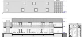 El explotador de un albergue en Muxía construye un hotel en Finisterre