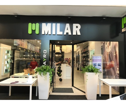 El establecimiento 'Milar Cayro' abrió sus puertas al público el pasado 7 de octubre. Cuenta con 340 m2 de sala de venta, está asociado a Vicosa y pertenece a Cayro Electrodomésticos, S.L.