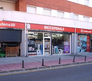 BricoFenals traslada su ferretería