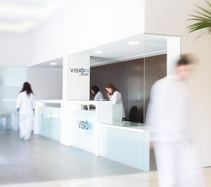 Innova Ocular incorpora a su red una clínica asociada en Granada