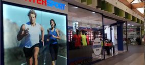 Intersport engrosa su red de tiendas propias