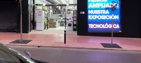 FotocineGranada reabre su tienda tras someterla a una importante reforma