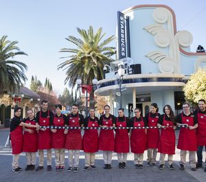 Starbucks se instala en el Parque Warner de Madrid