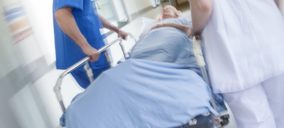 Murcia saca a licitación la adquisición de camas hospitalarias, sillones y mesillas