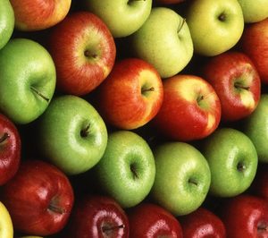 El Mapama presenta su plan para terminar con la crisis de la fruta dulce