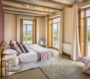 Resuinsa presenta su colección Spring Rose by Carmela Martí