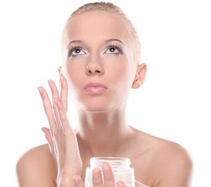 El uso de cosméticos ayuda a la salud emocional