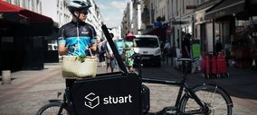 Teresa Carles firma con Stuart la entrega inmediata