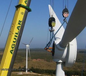 Grúas Aguilar apuesta por su negocio de parques eólicos