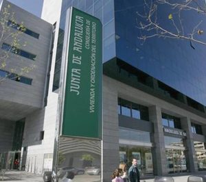 Andalucía sacará a la venta suelo en 65 municipios para más 5.500 viviendas