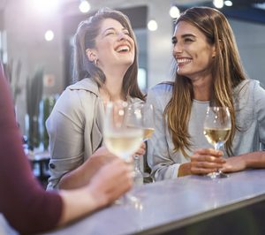 El consumo de vino blanco crece un 7%, de la mano de los jóvenes