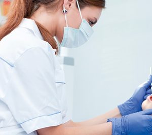 Dentaid lanza una solución para mejorar el tratamiento bucal postquirúrgico