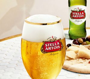 Cervecera de Canarias asume la producción de Stella Artois y Mahou la de Carlsberg